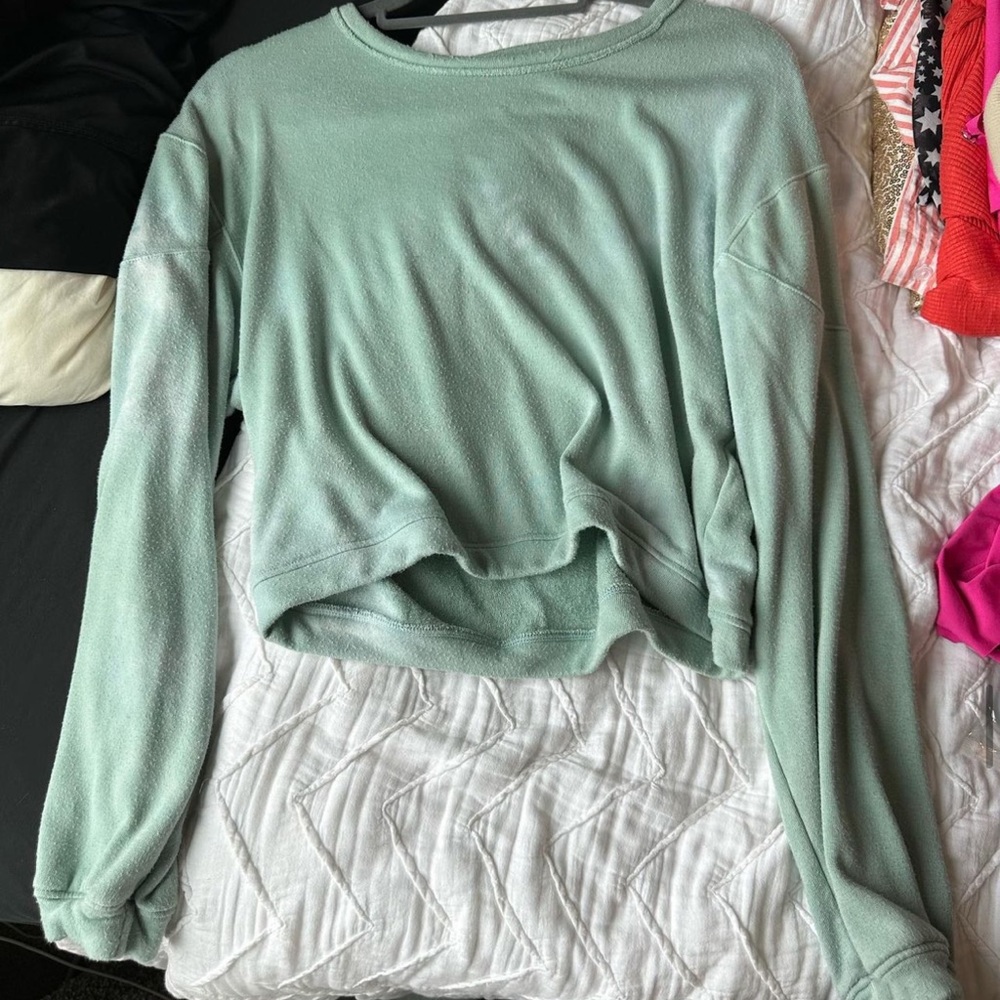 Cropped crew neck